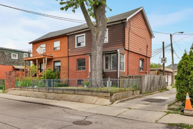 177 Harvie Ave-3