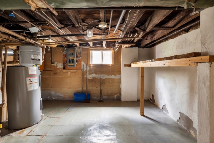 177 Harvie Ave-40