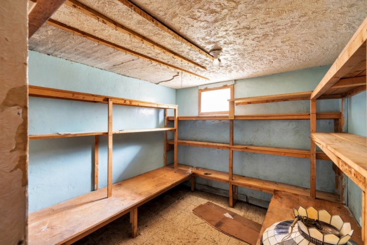 177 Harvie Ave-41